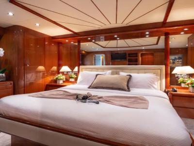 Athens Gold Yachting - Efmaria interior vip cabin