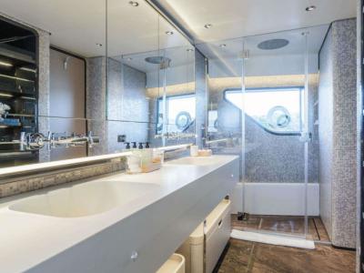 Athens Gold Yachting - Motor Yacht MRS L / Bathroom